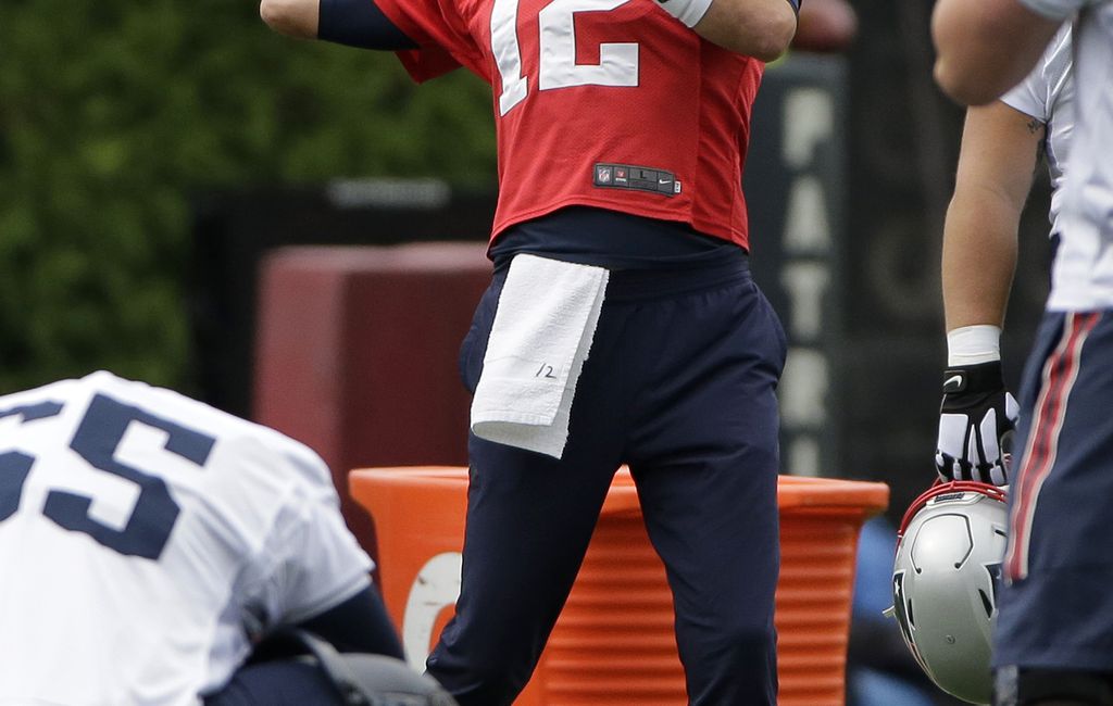 Doug Flutie: Tom Brady 'Can Play Well Into His 40s If He Wants To