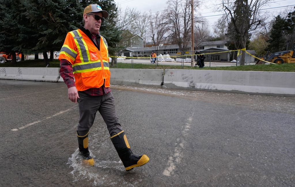 Utah 'hydrologic outlook' warns of rising waterways due to snowmelt as  temperatures heat up