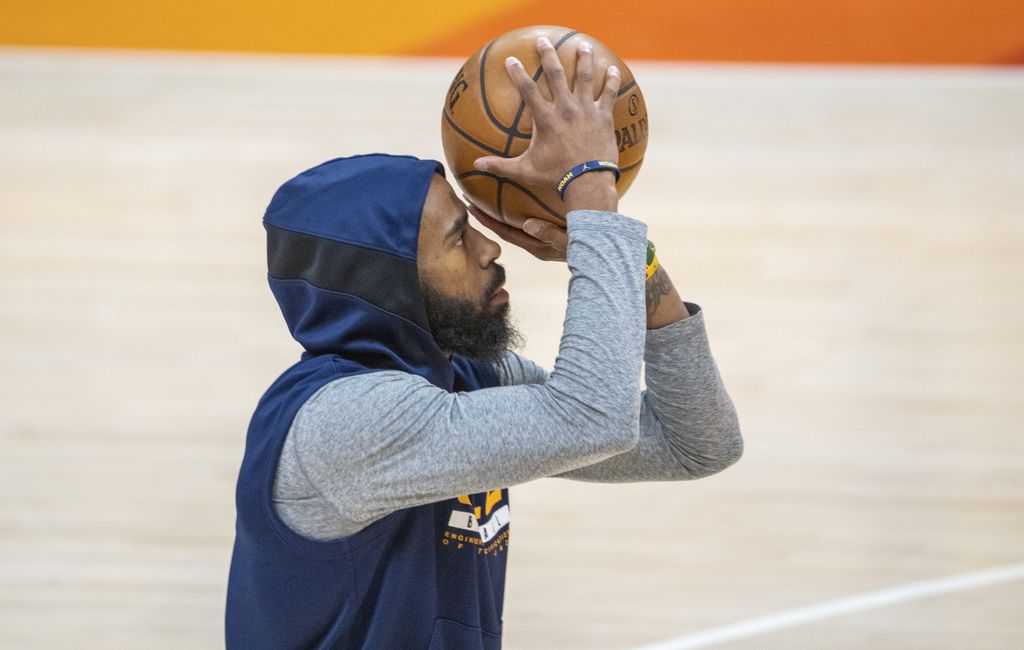Jazz guard Mike Conley leaves bubble, returns to Columbus for