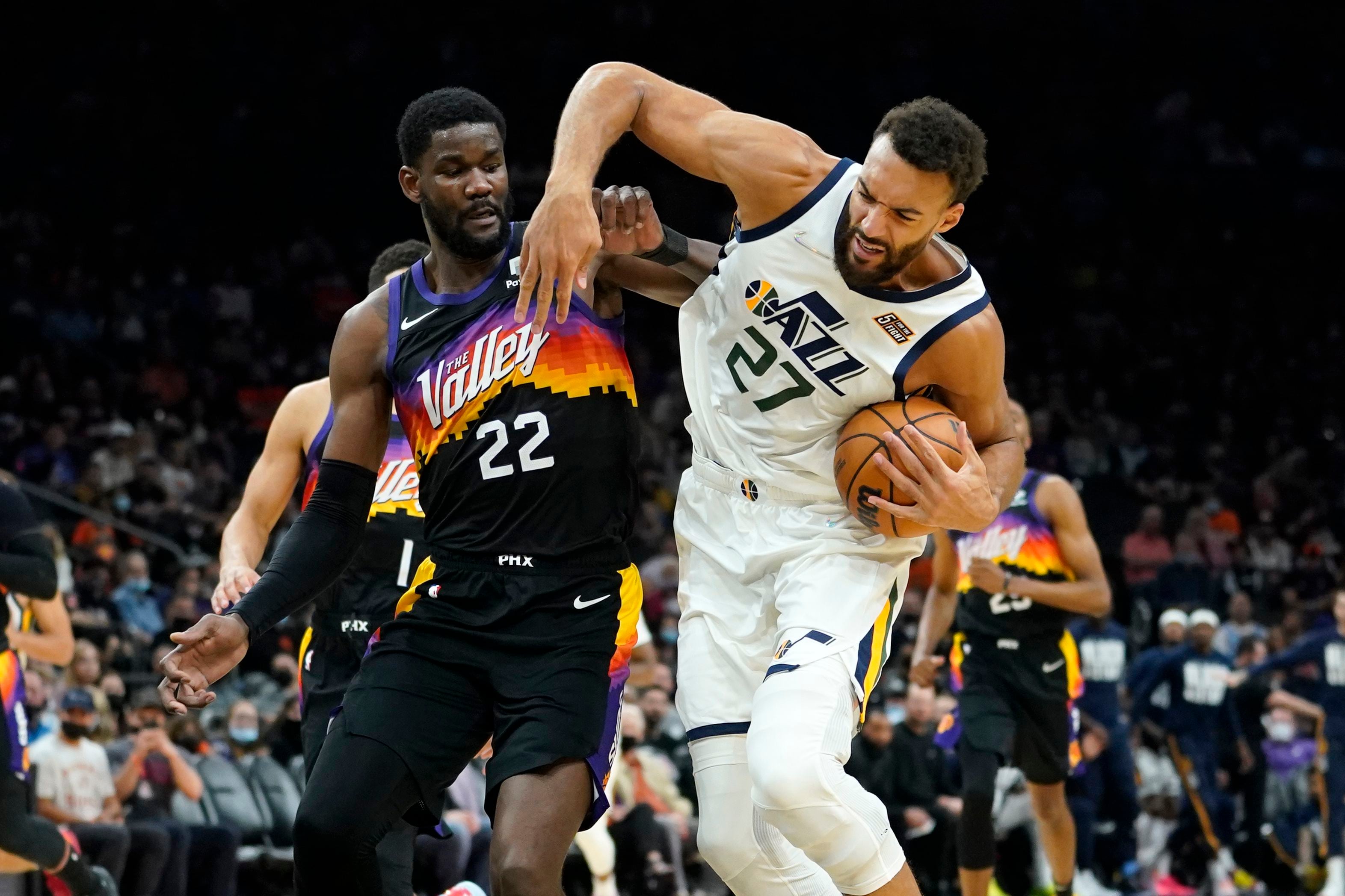 Devin Booker and the Phoenix Suns pull away late to beat the Utah Jazz -  SLC Dunk