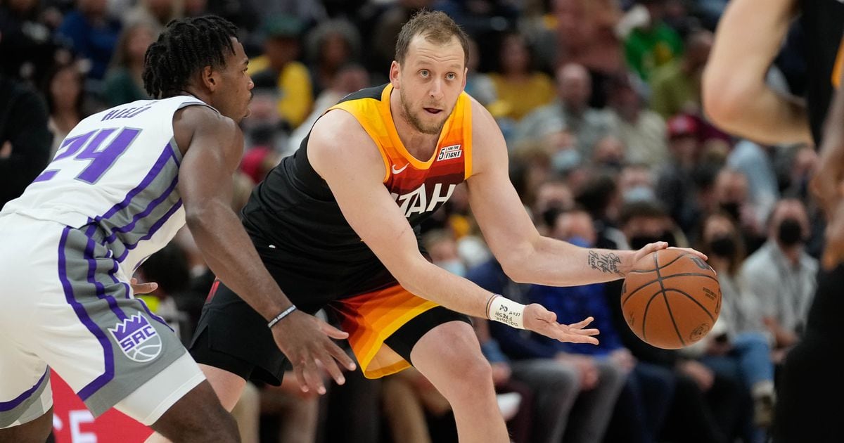 Joe Ingles Considering Finger Surgery, Could Miss World Cup