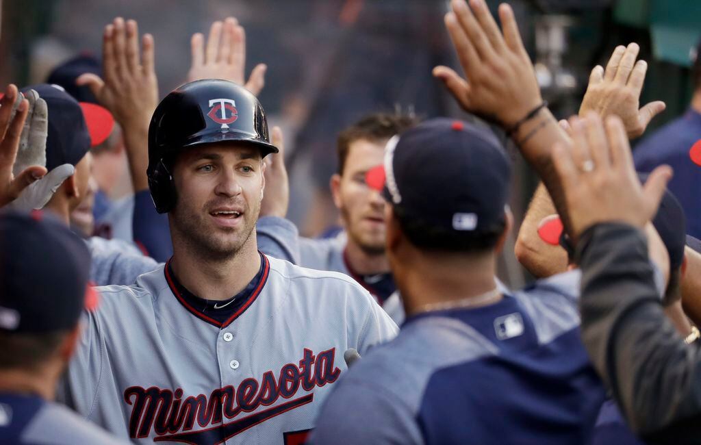 Minnesota Twins - Joe Mauer with his twin daughters