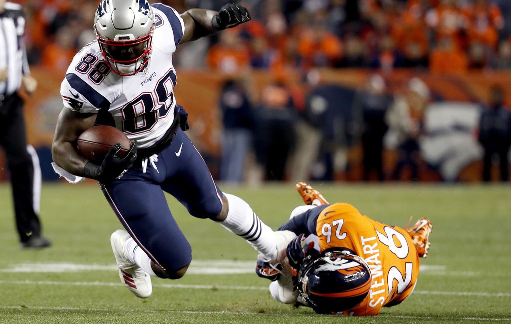 Martellus Bennett says he, Rob Gronkowski will 'push each other