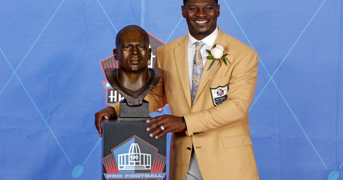 LaDainian Tomlinson passes out praise in Hall of Fame induction