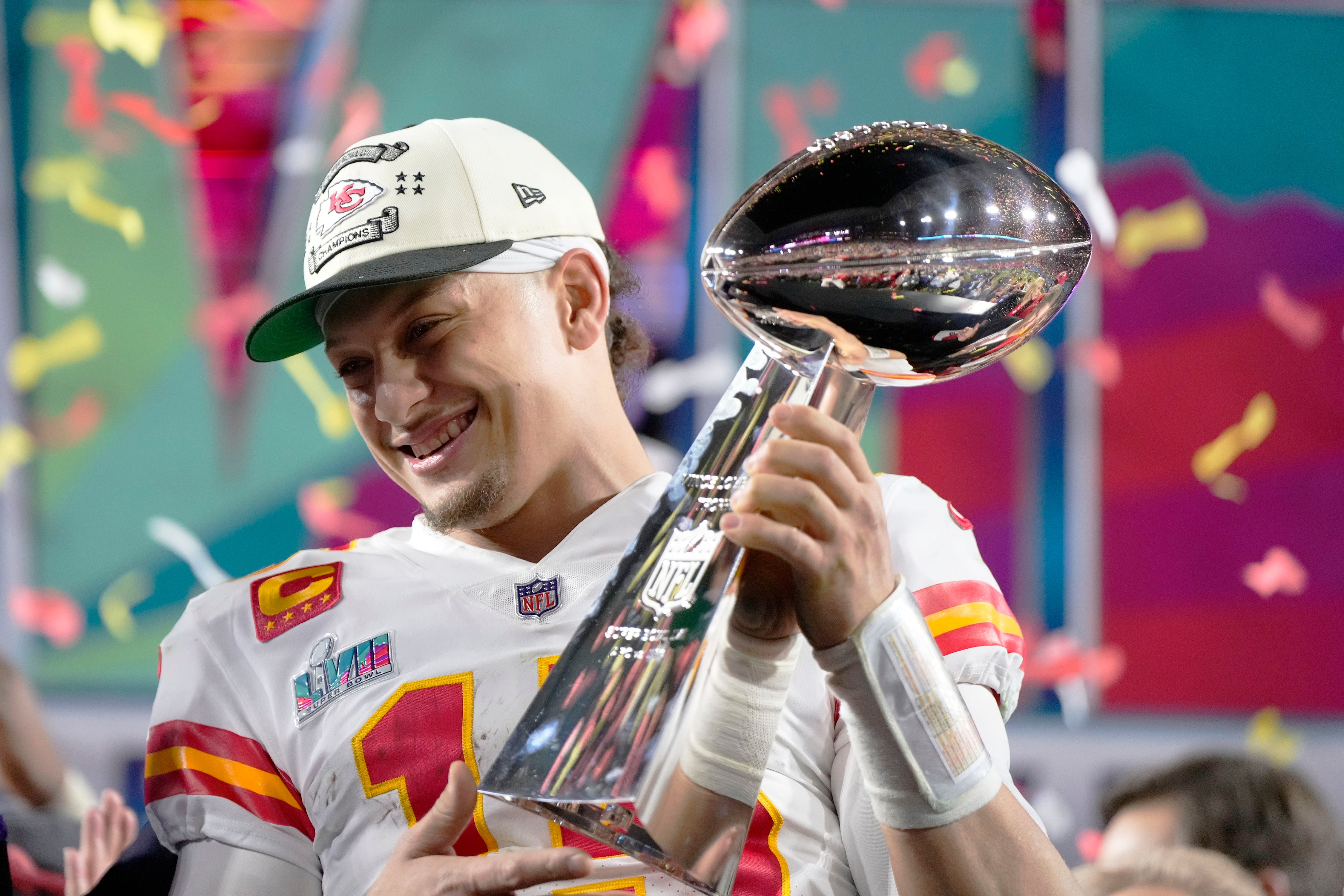 Mahomes, Chiefs rally to beat Eagles in Super Bowl, 38-35