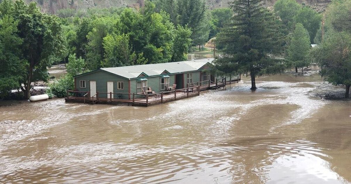 Flash flooding closes part of U.S. 89 in Utah County, prompts