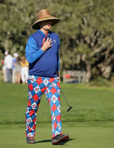 Bill Murray steals show at AT&T Pebble Beach Pro-Am with no-look putt