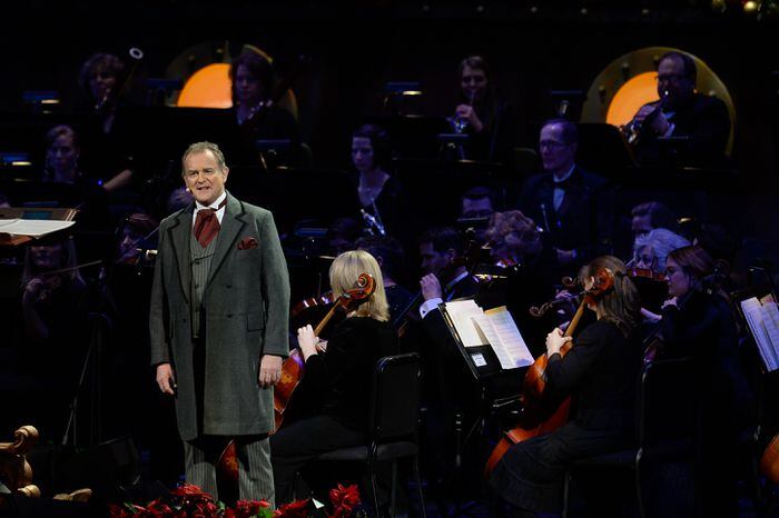 Sutton Foster Hugh Bonneville Thoroughly Charm The Crowd At Mormon Tabernacle Choir Concert