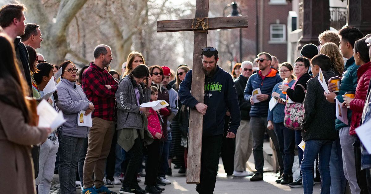 Utah Christians unite for Good Friday procession in downtown SLC