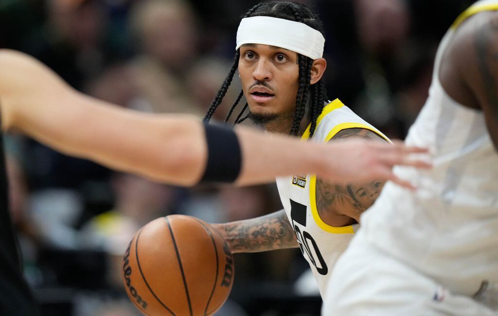 Jordan Clarkson forgot his bagpipes: NBA Twitter roasts the Jazz guard for  arriving in a skirt at the Wells Fargo Center - The SportsRush