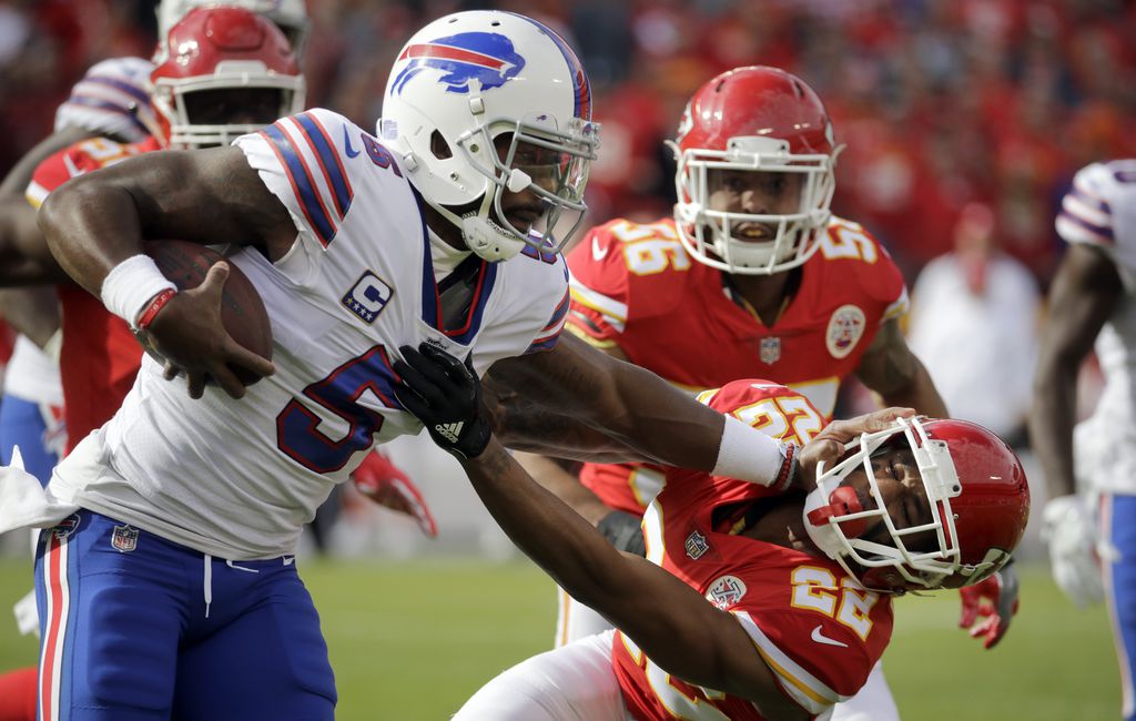 Bills pick off Smith in closing minutes, beat Chiefs 16-10