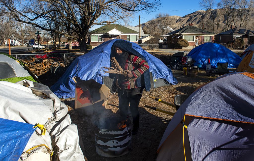 Phoenix Drop-In Center Expands Hours For Homeless During Cold Weather, News Local/State