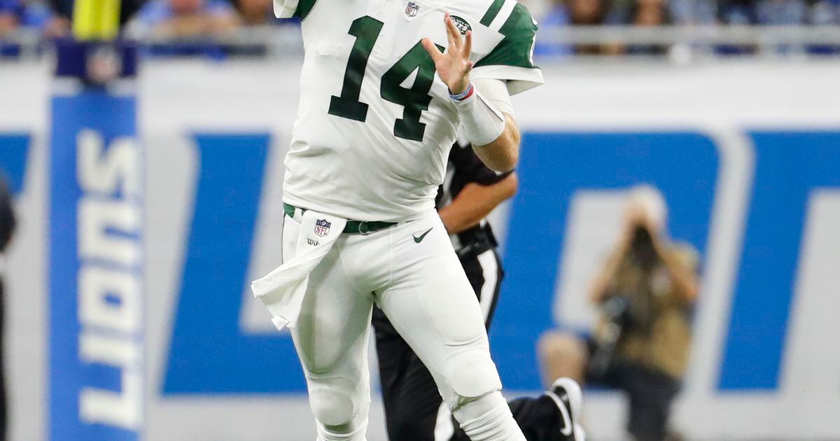 Sam Darnold Recovers From First-play Pick-6, Helps Jets Rout Lions