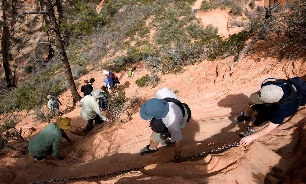 Missing hiker found dead at bottom of Angels Landing in Zion National