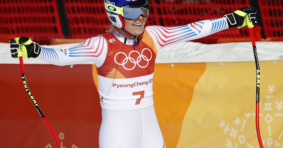 Lindsey Vonn earns bronze in her final Olympic women's downhill