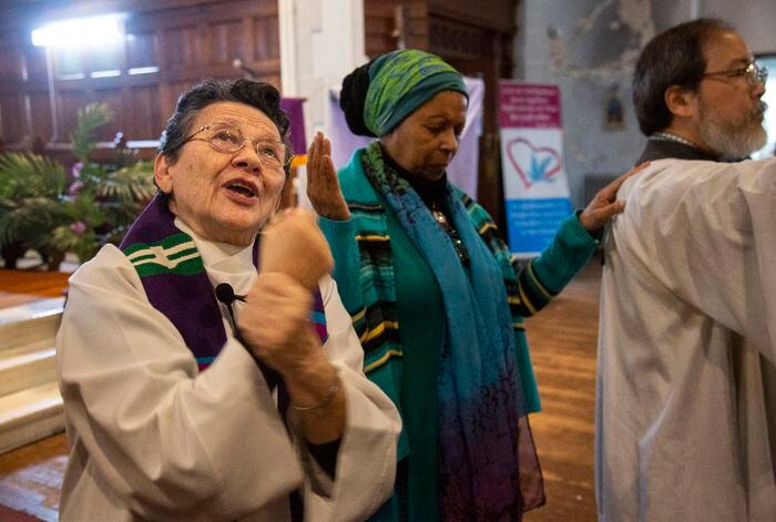 A silent worship revival at an Episcopal church for the deaf