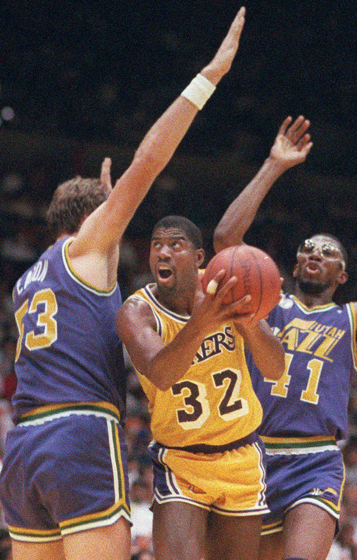 1990-91 NBA Hoops Basketball #287 Mark Eaton Utah Jazz