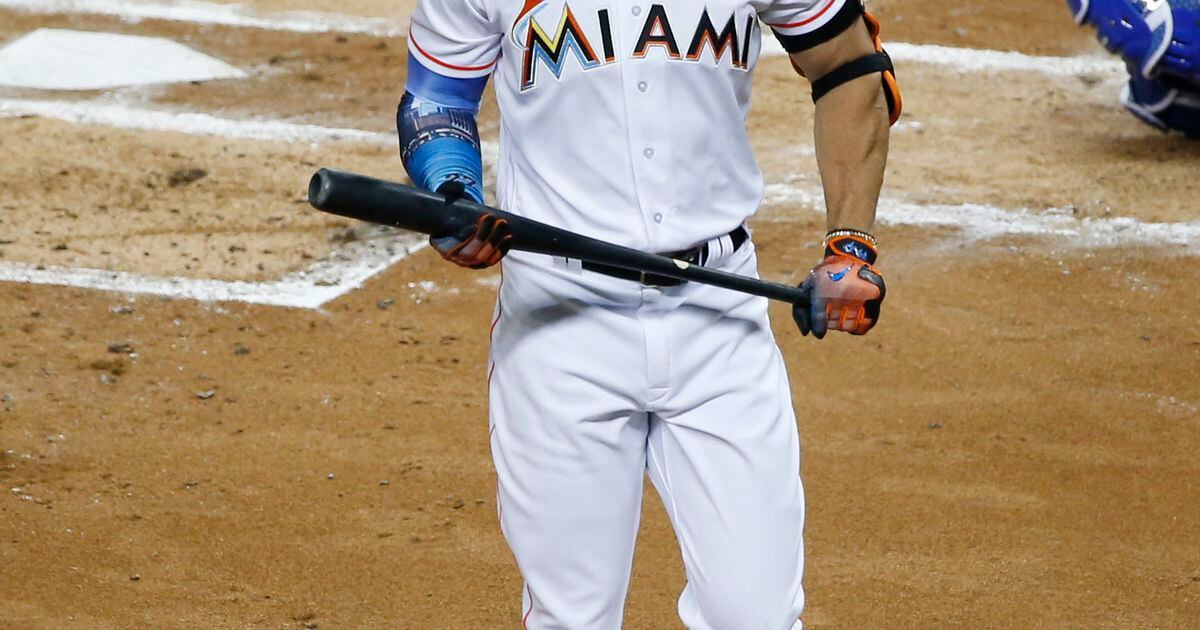 giancarlo stanton! Marlins  Giancarlo stanton, Baseball star, Baseball  pants