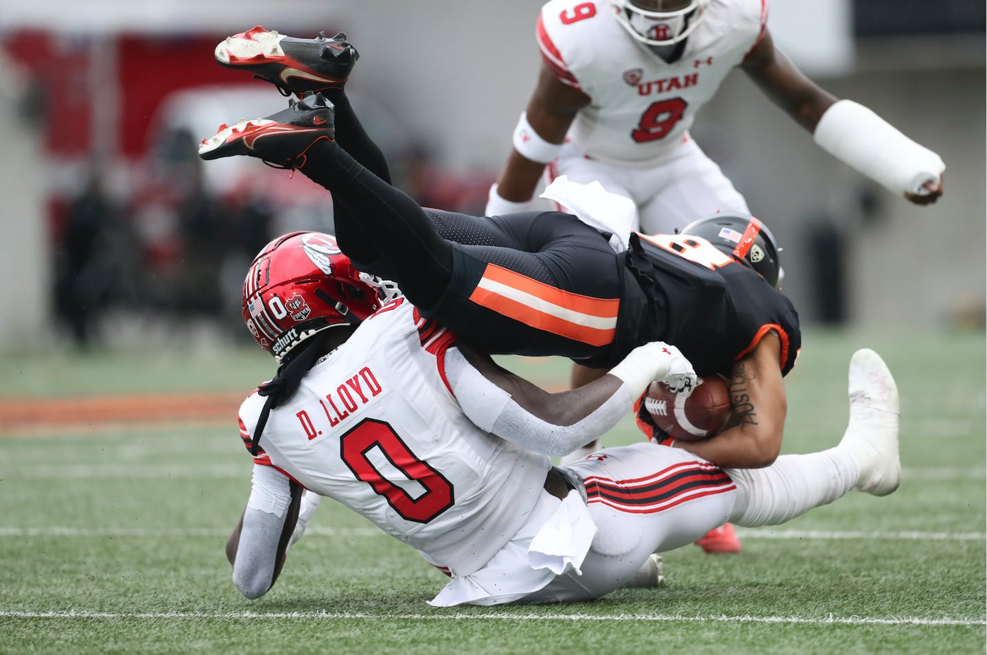 U of U football's Devin Lloyd suspended for first half of UCLA game after  controversial targeting call