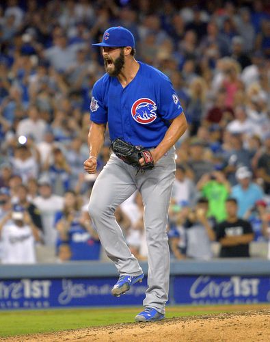 Arrieta celebrates no-no at Wrigley with gifts from Cubs, Dodgers