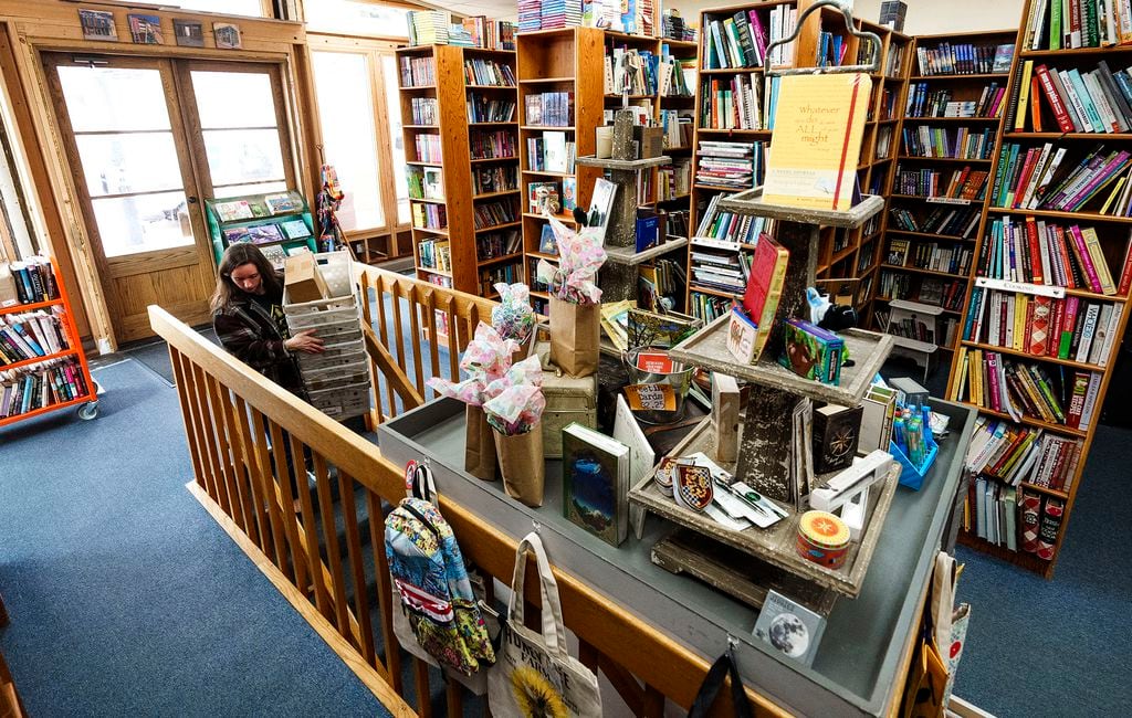 near Utah Independent Day: Bookstore spots you book