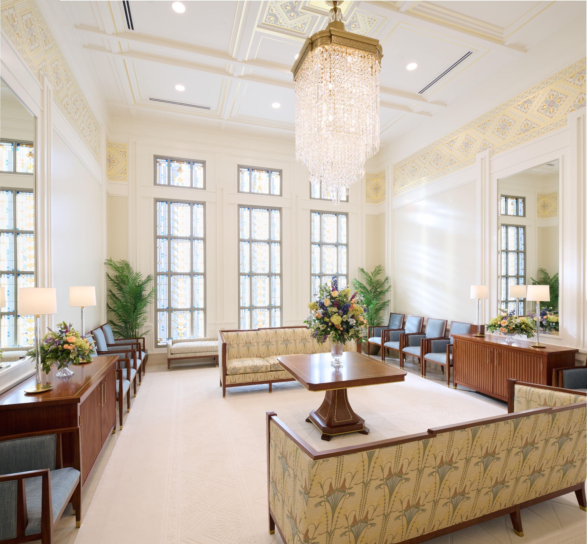 (The Church of Jesus Christ of Latter-day Saints) The Celestial Room inside the Helena Temple.