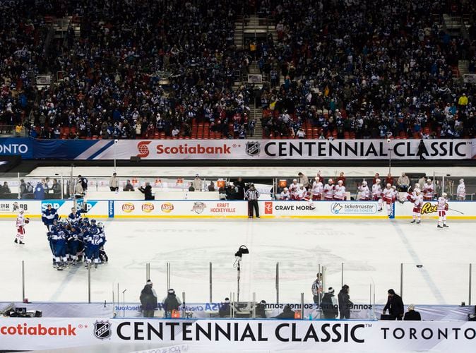 NHL: Maple Leafs top Red Wings in outdoor clash