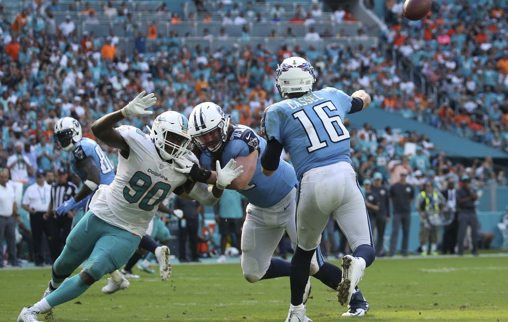 Jay Cutler Struggles in Dolphins' Win Over Titans - Stadium