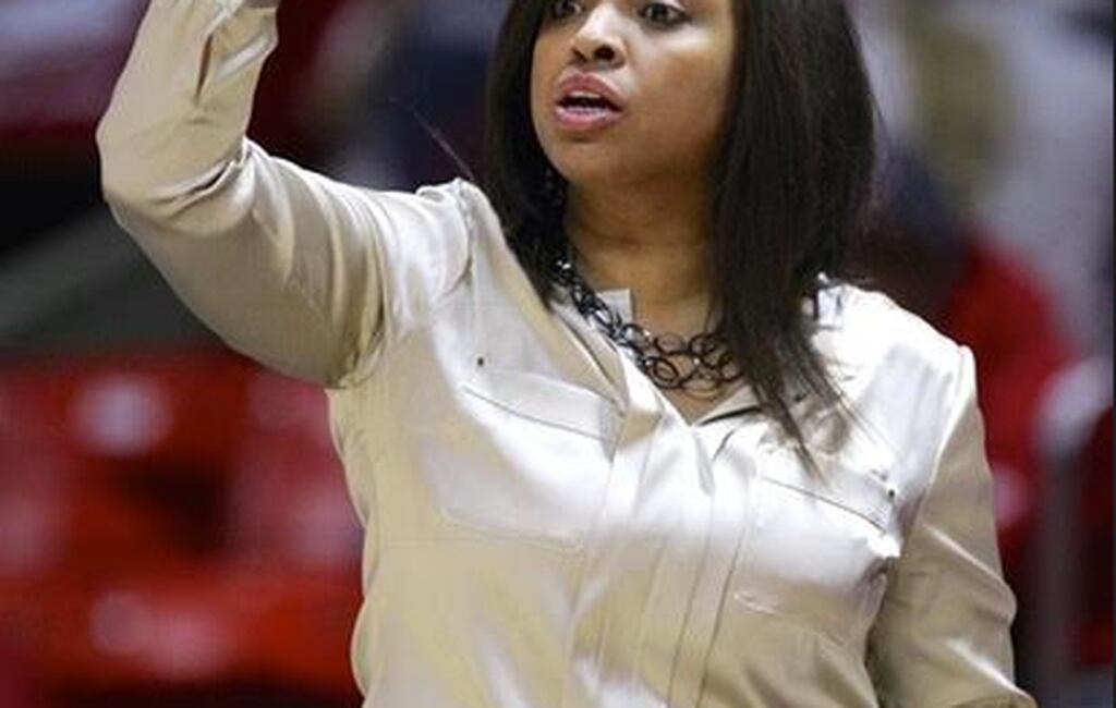 Former Utah assistant Velaida Harris is named the new women's basketball  coach at Weber State