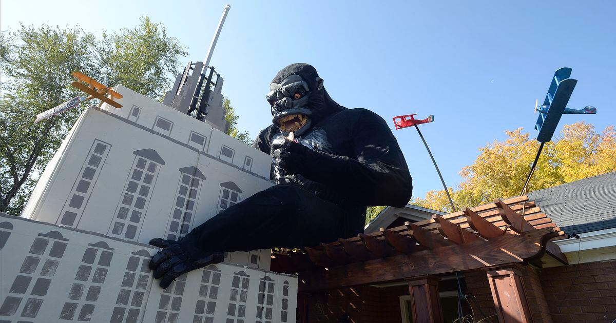 Salt Lake City Man Famous For Massive Halloween Displays — Including