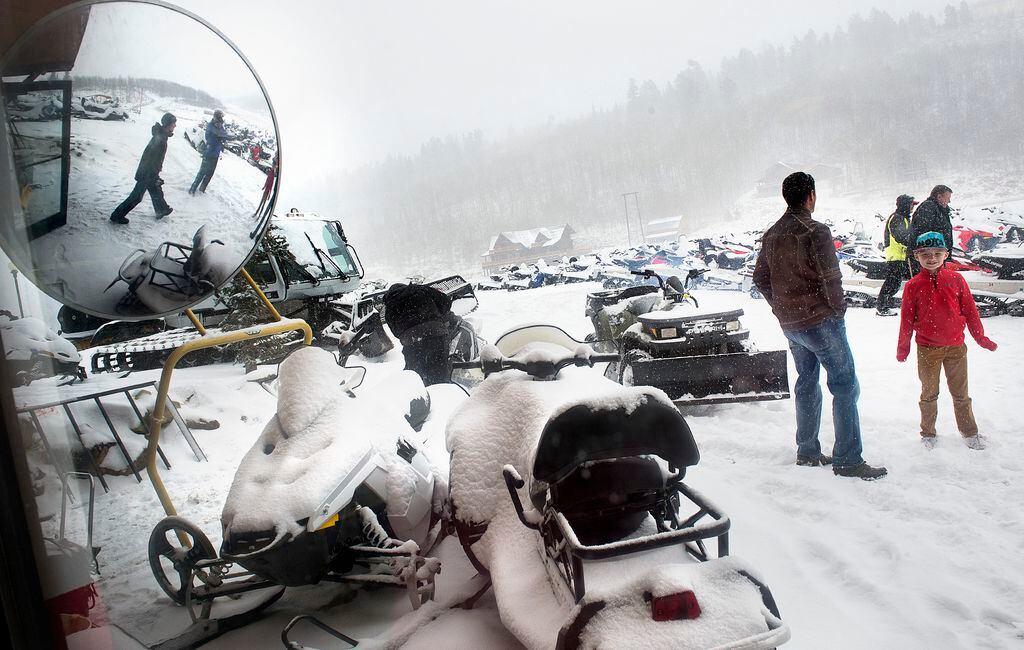 Officials Say Eastern Idaho Reservoir Unsafe For Snowmobiles