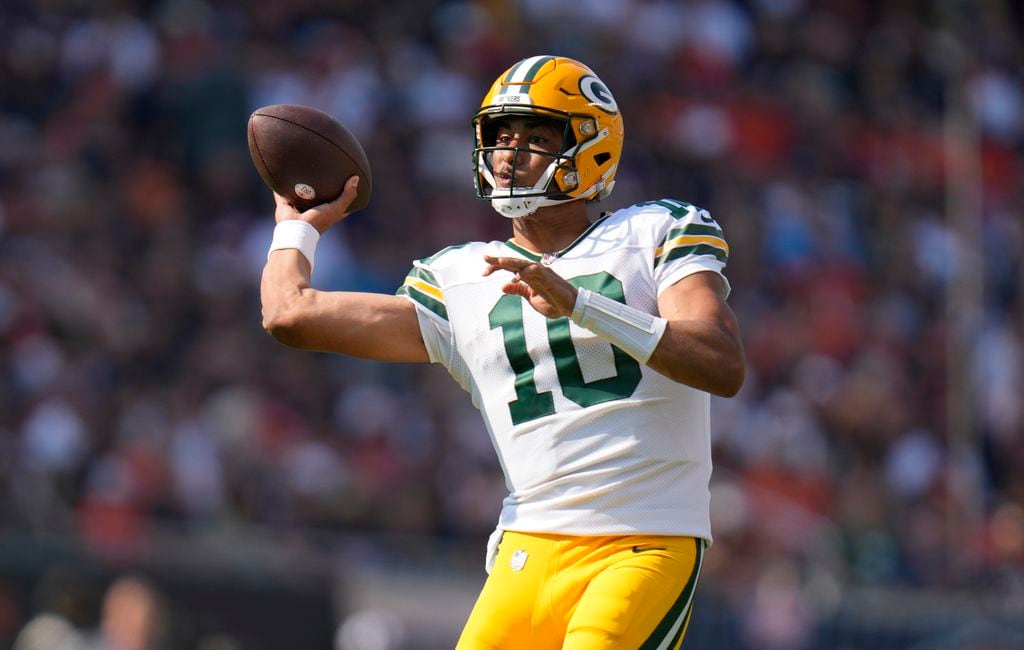 Jordan Love Throws Three Touchdowns as Packers Rout Bears in Opener -  Sports Illustrated Green Bay Packers News, Analysis and More