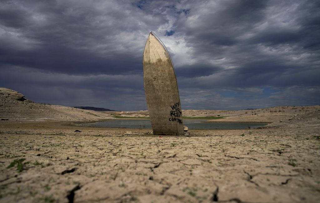 Officials impose new cuts to Colorado River water use in Arizona