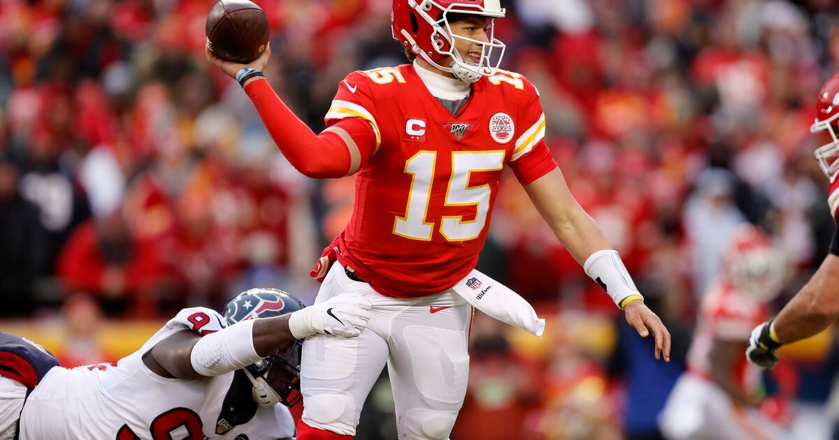 KC Chiefs grind out tough overtime win over Titans in Week 9