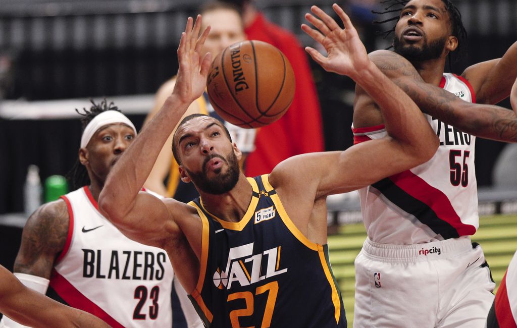Trail Blazers' Jones Jr. Featured Inside NBA's Top 10 Plays
