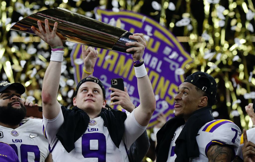 Burrow, LSU cap magical season, beat Clemson 42-25 for title