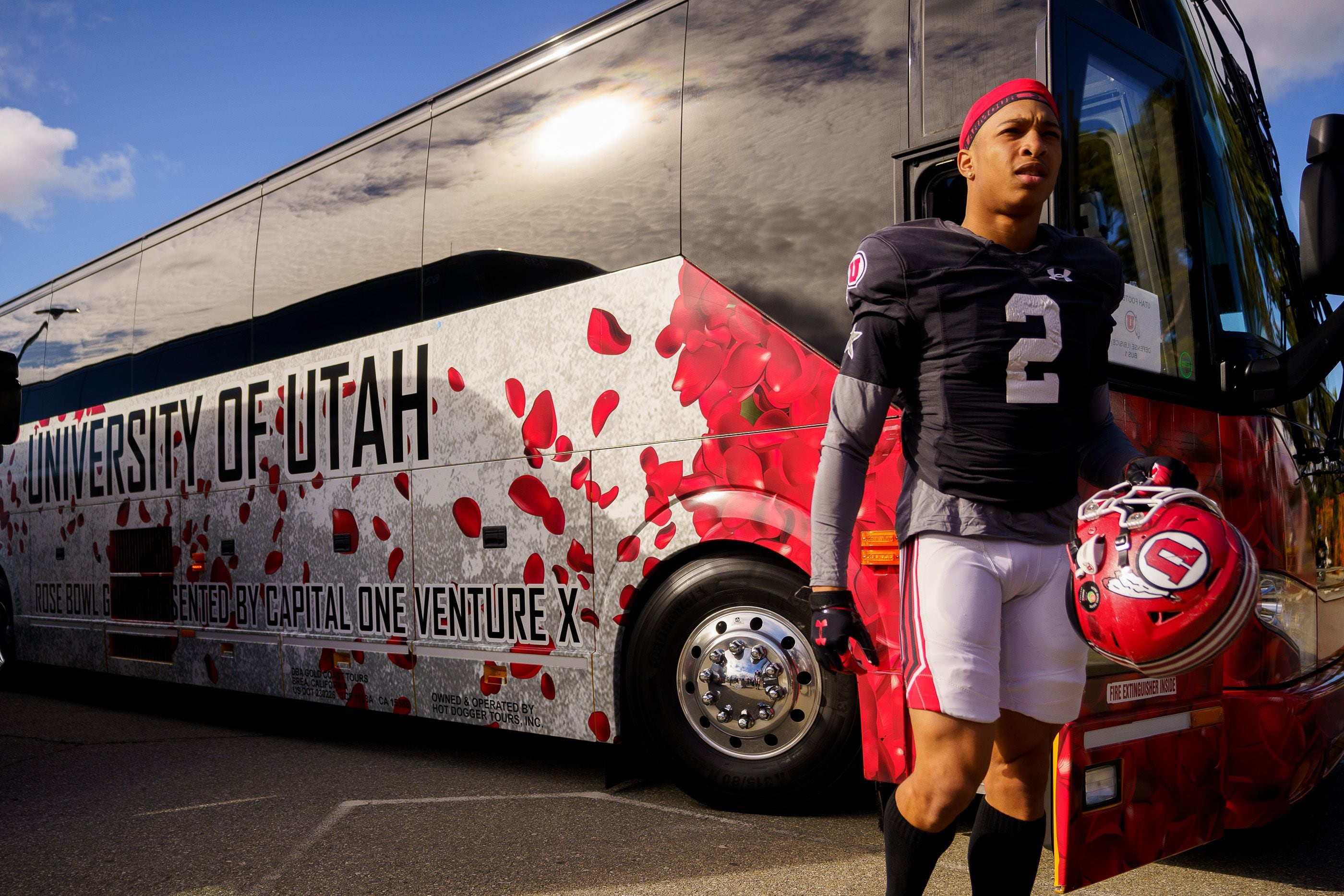(Trent Nelson | The Salt Lake Tribune) Micah Bernard as the University of Utah football team arrives to a practice session for the Rose Bowl at Dignity Health Sports Park in Carson, Calif., on Tuesday, Dec. 28, 2021.