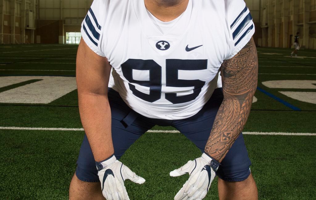 Minnesota Vikings defensive tackle Khyiris Tonga (95) walks the