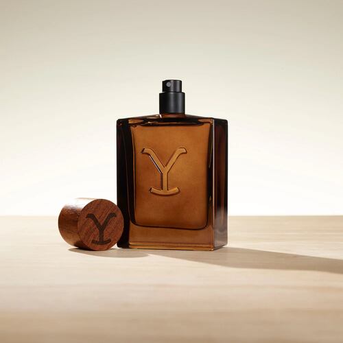 221028 YUTA X Louis Vuitton Fragrance for ELLE Men – December 2022