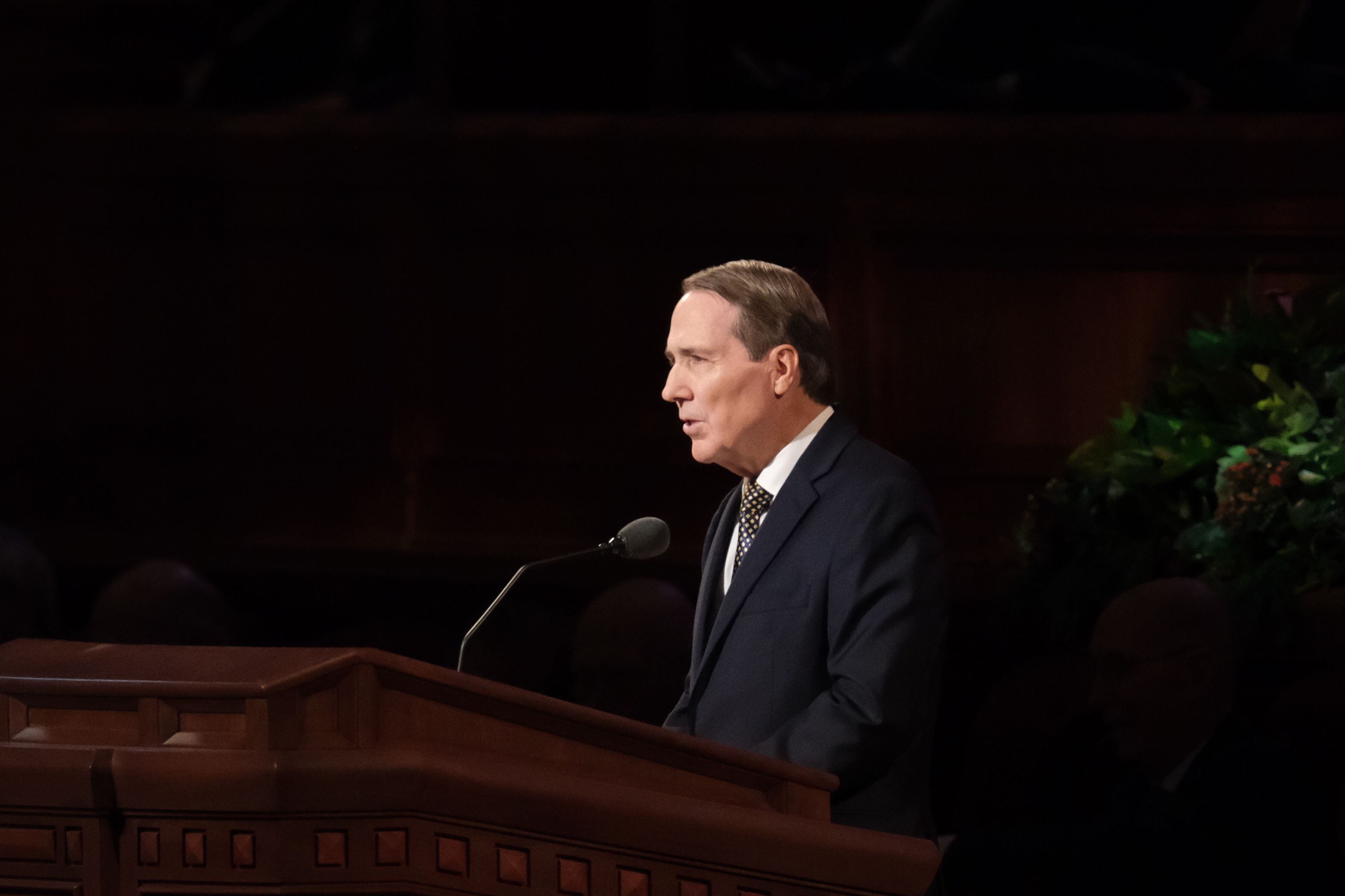 Elder Sabin shares 8 principles of peace and happiness with BYU