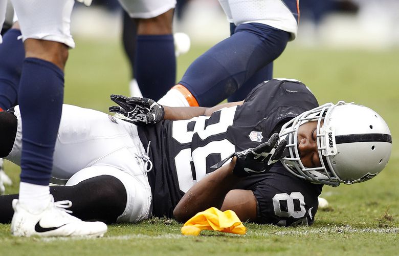 Amari Cooper, Oakland Raiders WR, leaves game after brutal hit to head