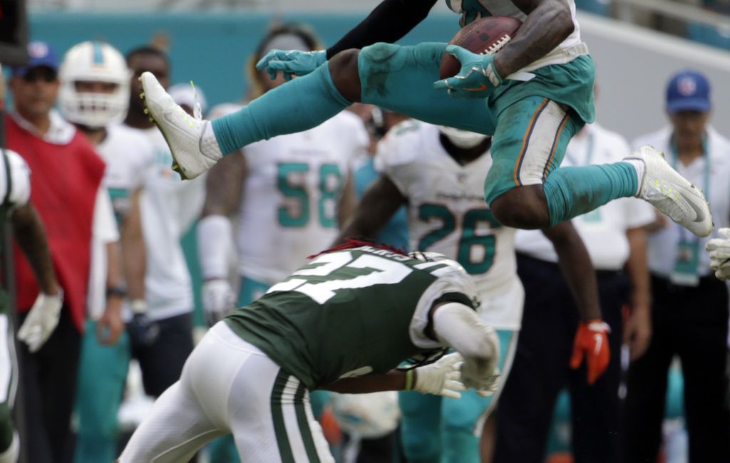 NFL: Moore leads Dolphins to 31-28 comeback win over Jets