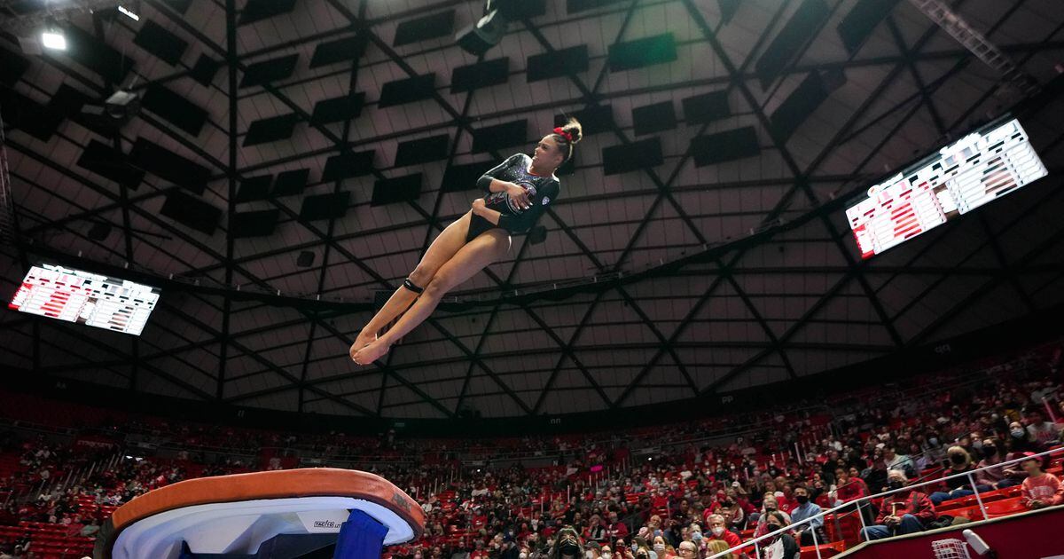Top-ranked Oklahoma gymnastics team hands No. 5 Utah its first loss of the season