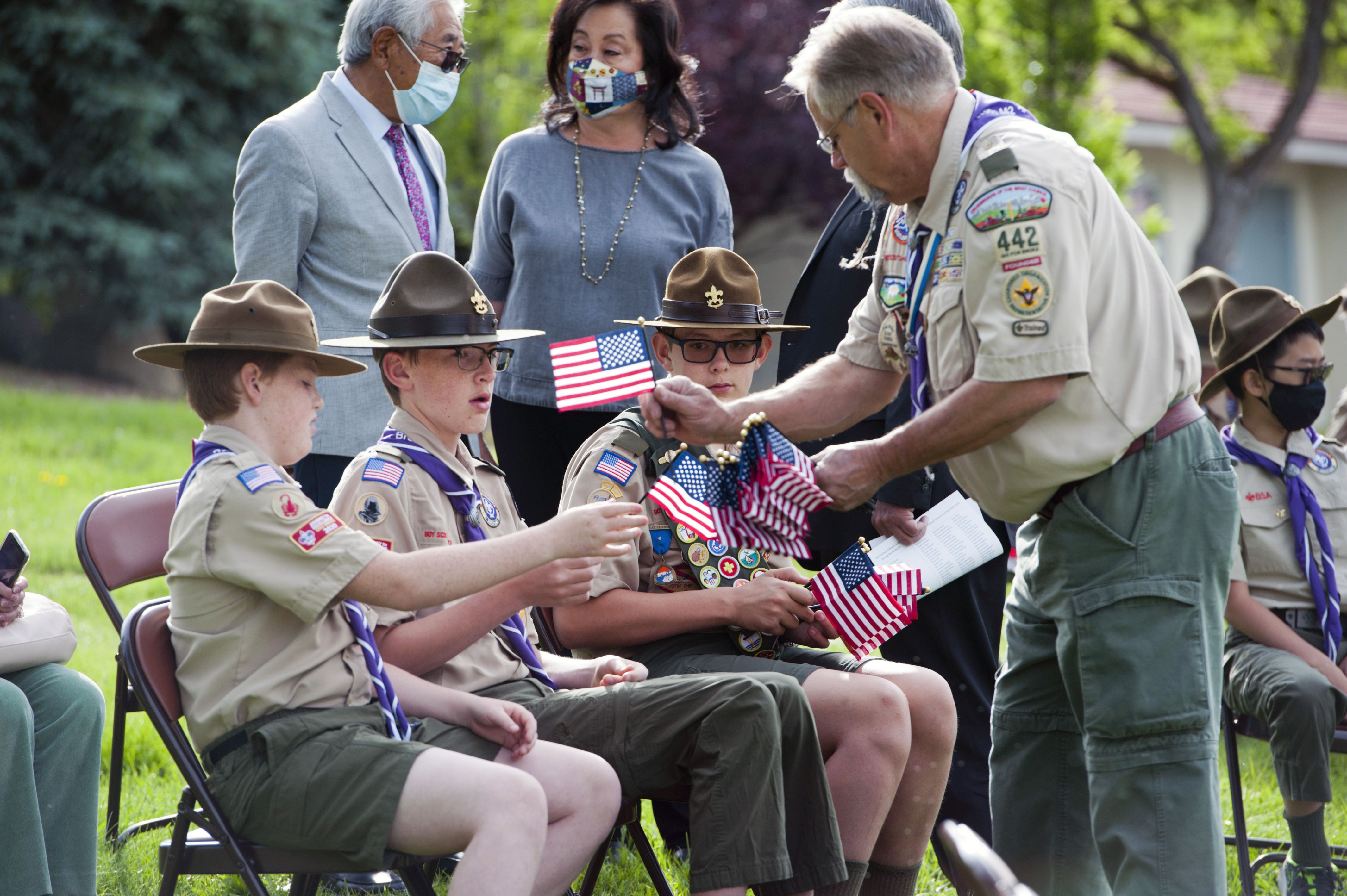 Boy Scouts tip their hats to Japanese American veterans' sacrifices