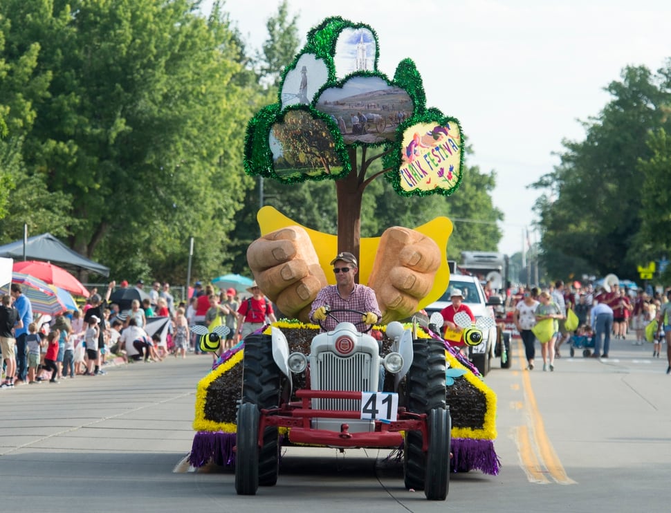 Bountiful puts on Handcart Days parade The Salt Lake Tribune