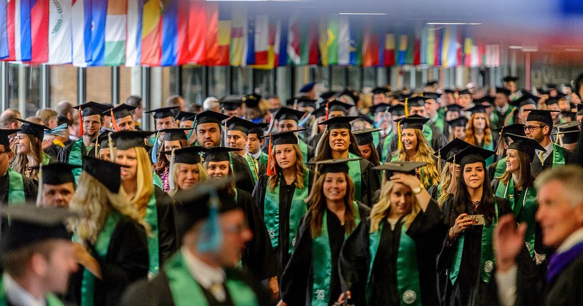 Letter UVU faculty and staff object to selection of commencement speaker