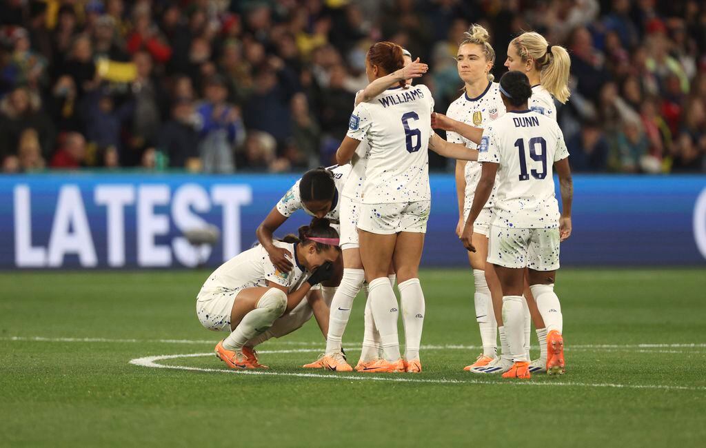 US women lose on penalty kicks, earliest World Cup exit ever
