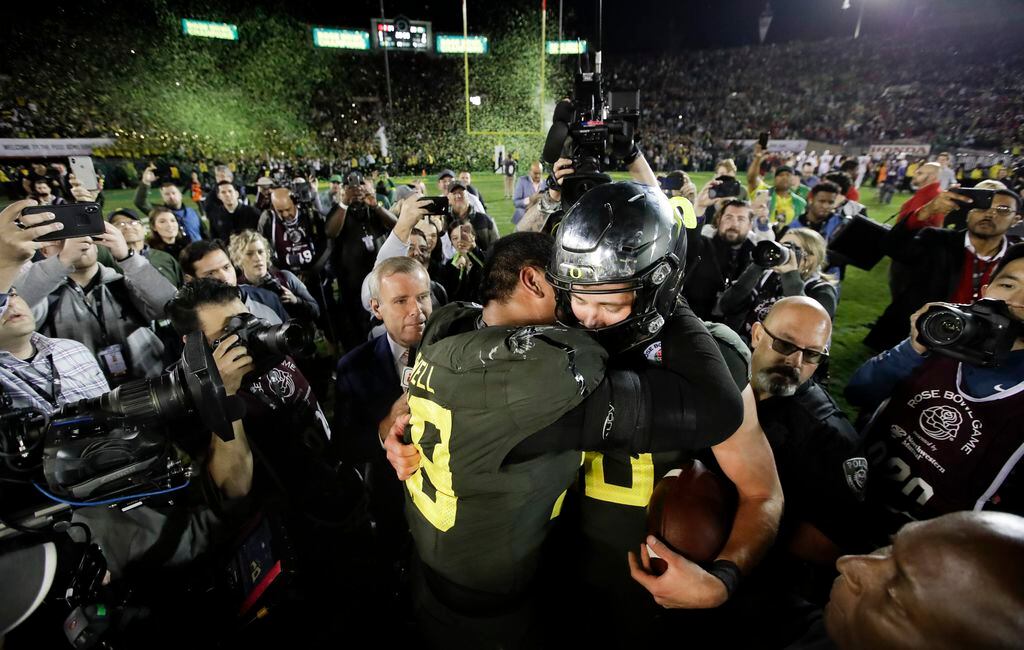 Justin Herbert emotional after leading Oregon to Rose Bowl win