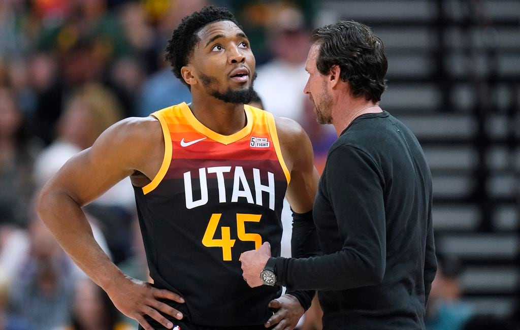 Why have the Utah Jazz struggled in fourth quarters this season?
