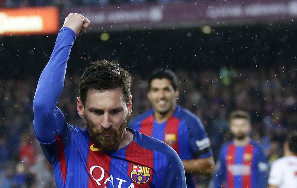 Lionel Messi's new Barcelona contract includes absurdly expensive transfer  fee